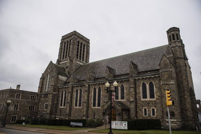 1656887_web1_gtr-FirstPresbyplque008-120409
