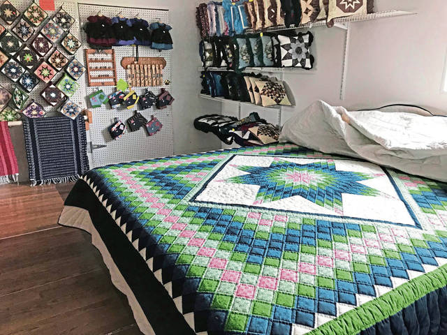 1962501_web1_Beyler-s-Amish-mad-quilts