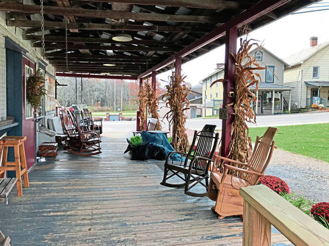 1962501_web1_Volant-Mill-porch