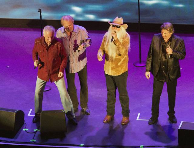 1997303_web1_gtr-liv-oakridgeboys2-120719 1997303_web1_gtr-liv-oakridgeboys2-120719