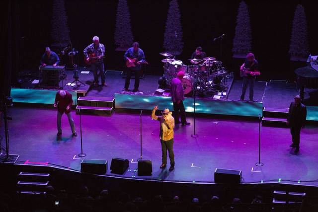 1997303_web1_gtr-liv-oakridgeboys3-120719 1997303_web1_gtr-liv-oakridgeboys3-120719