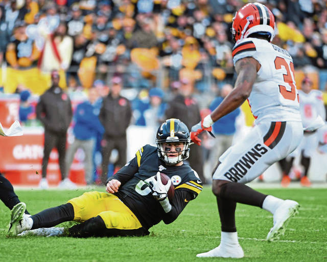 2011263_web1_gtr-Steelers29-120219