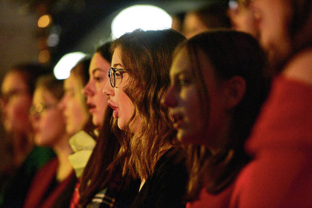 2014968_web1_VND-lo-DeerLakesBand2-120619