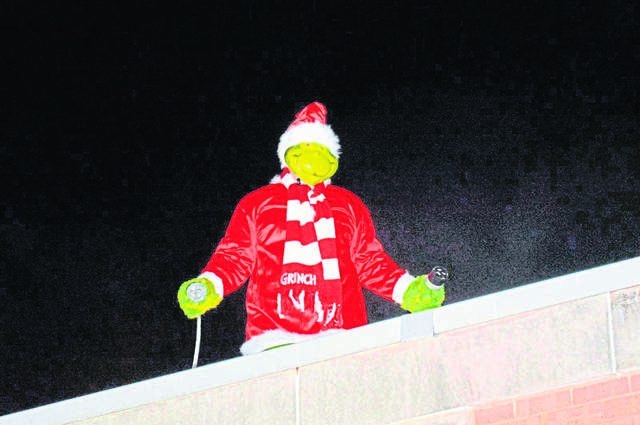 2016139_web1_Pal-PlumChristmas19WEB-120618