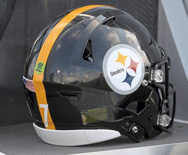 2020779_web1_gtr-steelershelmet-XXXXXX