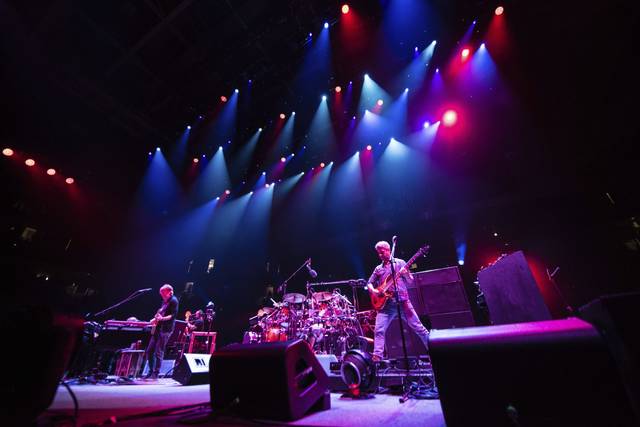 2022492_web1_gtr-liv-phish002-120519 2022492_web1_gtr-liv-phish002-120519