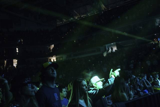2022492_web1_gtr-liv-phish021-120519 2022492_web1_gtr-liv-phish021-120519