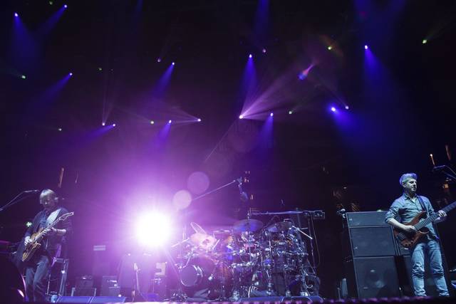 2022492_web1_gtr-liv-phish025-120519 2022492_web1_gtr-liv-phish025-120519