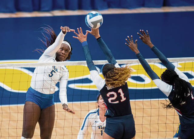 2033682_web1_gtr-Pittvolley02-120719