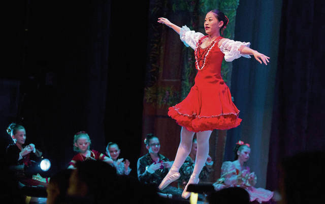 2034116_web1_gtr-OA-nutcracker4-121619