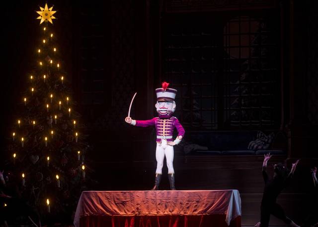 2034666_web1_PTR-Nutcracker01-120619