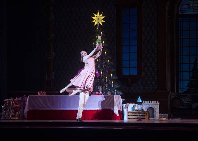 2034666_web1_PTR-Nutcracker08-120619