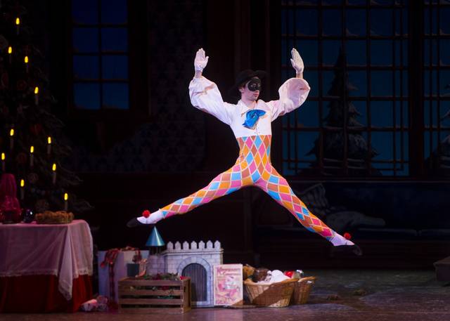 2034666_web1_PTR-Nutcracker10-120619