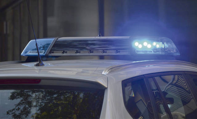 2042145_web1_136427_WEB-cop-car