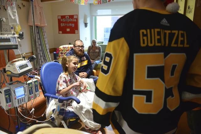 Penguins Play Santa Claus, Spread Holiday Cheer To Ailing Kids At Children's  Hospital - CBS Pittsburgh