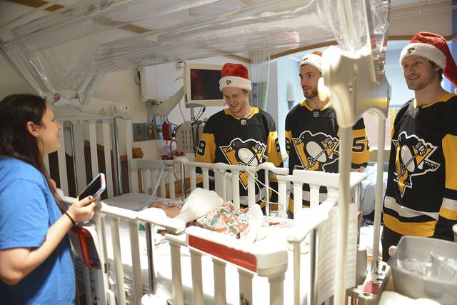 Pittsburgh Penguins players make annual holiday visit to UPMC Children’s Hospital<span class="headline-video">Video <i class="fa-solid fa-circle-play"></i></span>