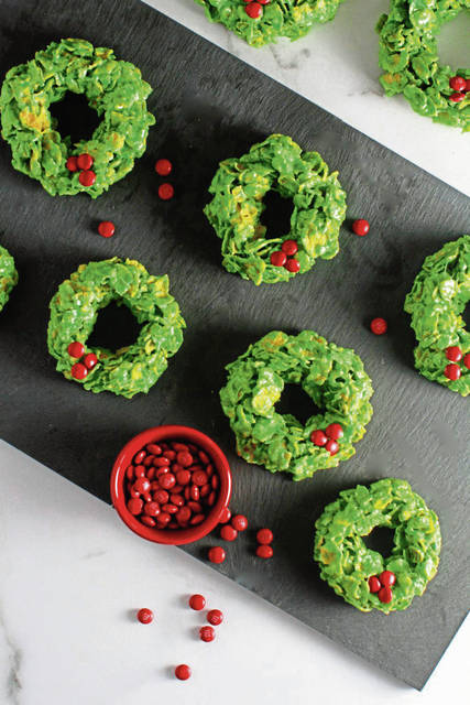 2047863_web1_gtr-liv-wreathcookies-01-121119