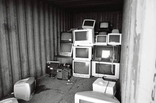 2050738_web1_WEB-electronic-waste