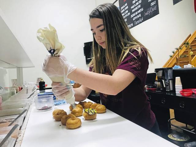 Coraopolis girl hopes to make a big impact with mini-doughnuts business