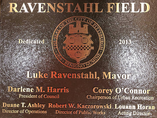 2054327_web1_ravenstahl-field