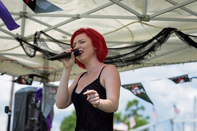 2079747_web1_gtr-LIV-cleanwaterconcert-101218