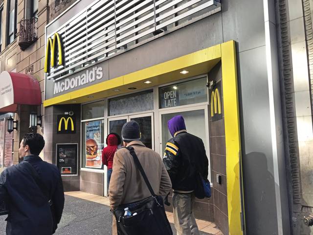 2087194_web1_ptr-McDsuit02-122019