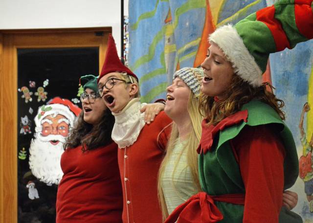 Plum library hosts ‘Elf on the Shelf’ show