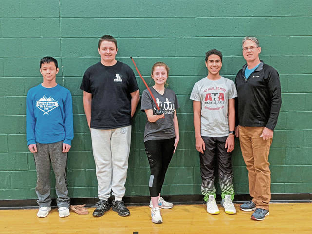 Pine-Richland fencing team begins rebuilding process