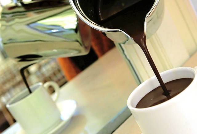 2102536_web1_gtr-liv-hotcocoa-06-122519