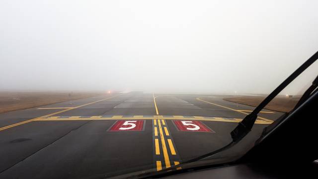 2106944_web1_airport-2095852_1920