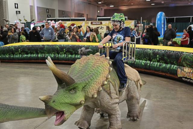 2108389_web1_gtr-TK-dinos-01-122619