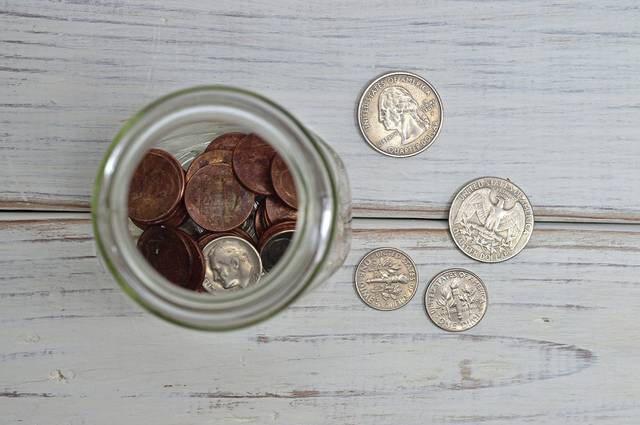 2118829_web1_web-moneyjar