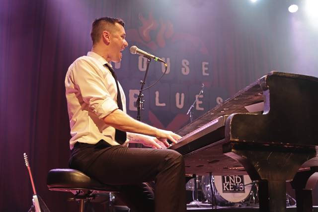 2127672_web1_VND-LIV-PIANO-4