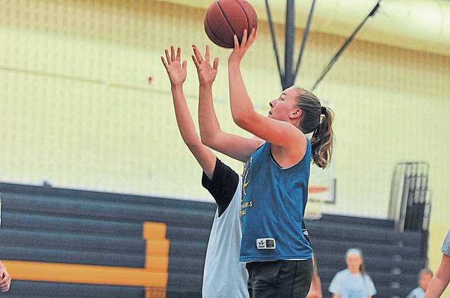 Full roster could spell playoffs again for Hampton girls basketball
