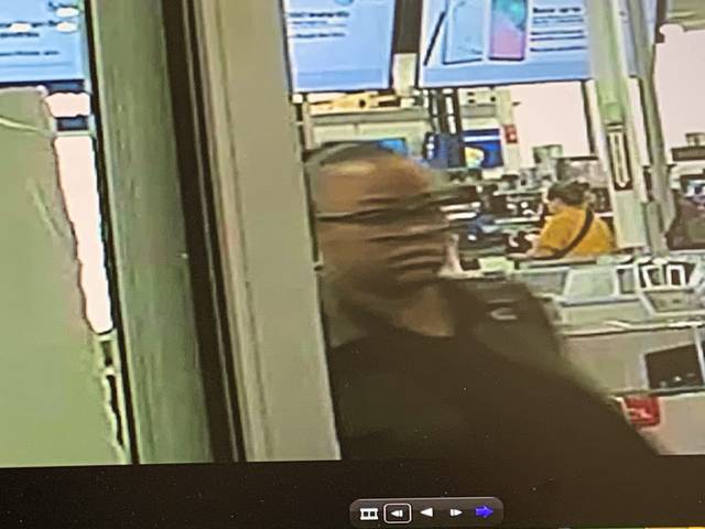 2142636_web1_Suspect-B