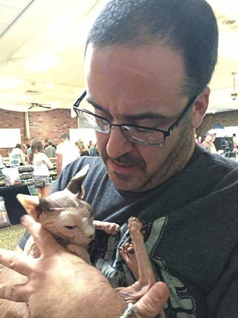 2155752_web1_VND-LIV-REPTILE-HAIRLESS