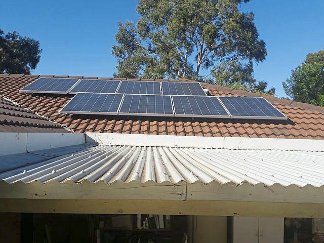 2162321_web1_WEB-solar-panels