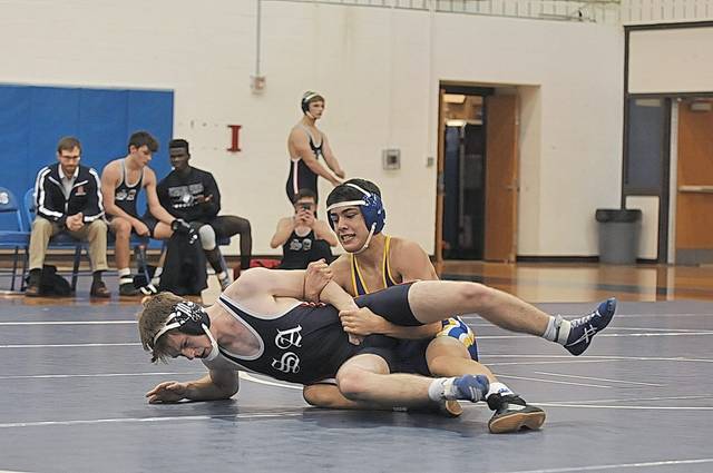 Hampton wrestlers fight through adversity