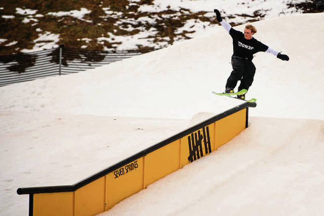2171861_web1_GTR-LO-Skishowdown-15-011320