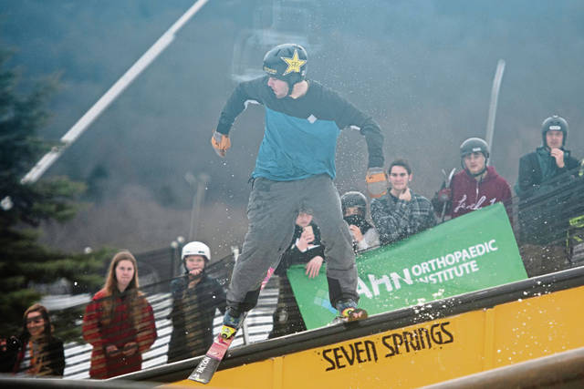 2171861_web1_GTR-LO-Skishowdown-4-011320
