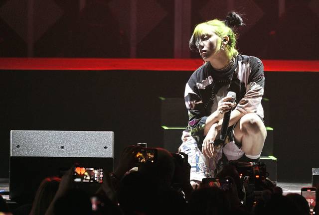 2186552_web1_ptr-BillieEilish2-121919