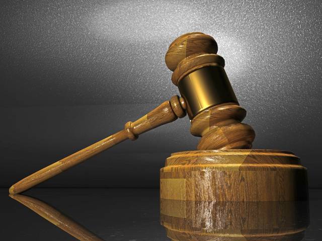 2194040_web1_WEB-gavel