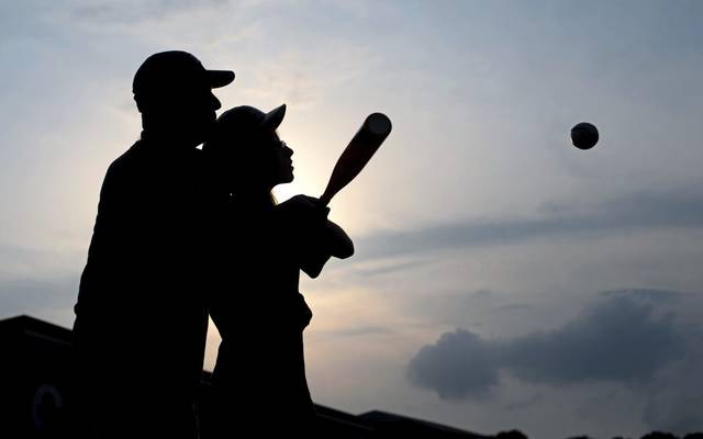 2206086_web1_GTR-MiracleFieldLights-011920