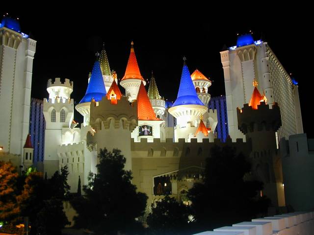 2207453_web1_excalibur-276687_1920
