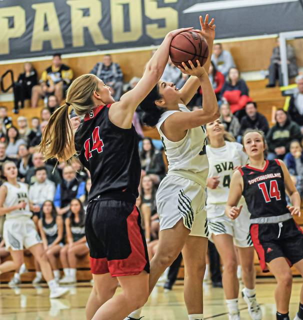 Undefeated Southmoreland girls making noise, clamping down on opponents