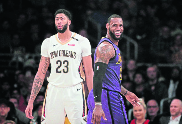 2220954_web1_gtr-anthonydavis