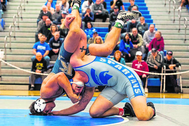 Hempfield defeats Kiski Area for section wrestling title