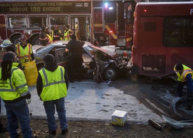 2223230_web1_PTR-CarCrash006-012220