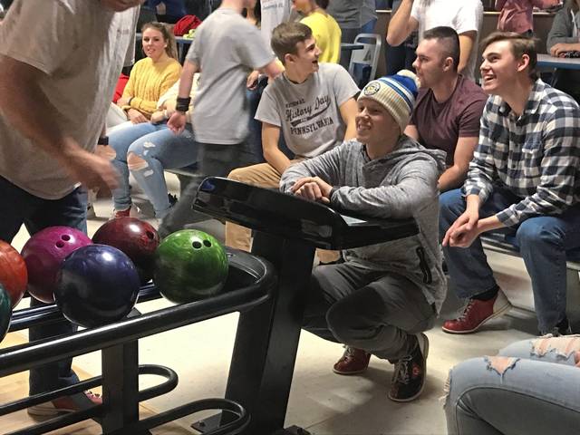2232644_web1_vnd-bowlingforeli-012720