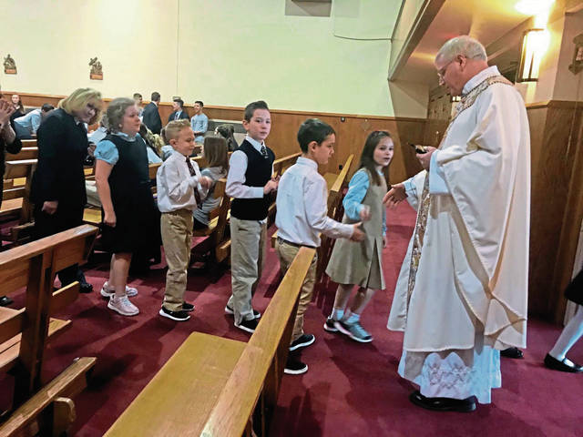 2248357_web1_vnd-catholicschoolmass-5